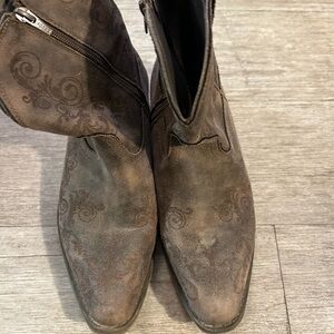 Roper Women’s Brown Boots